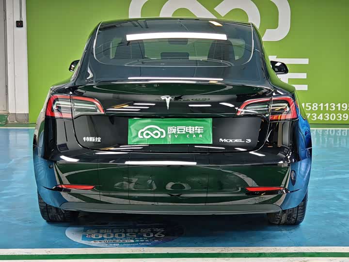 Фото 2 - Tesla Model 3