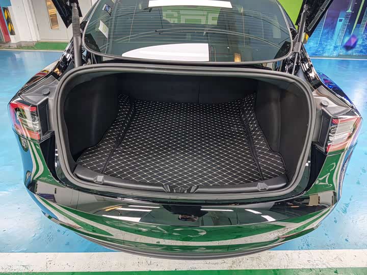 Фото 5 - Tesla Model 3