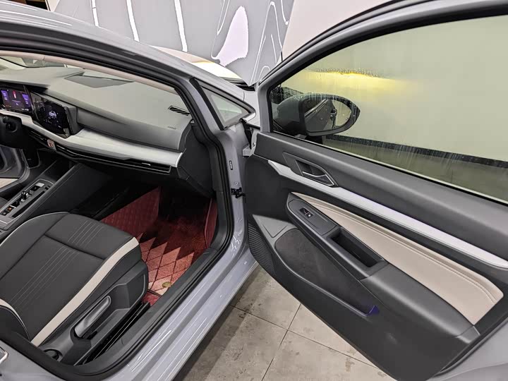 Фото 9 - Volkswagen Golf