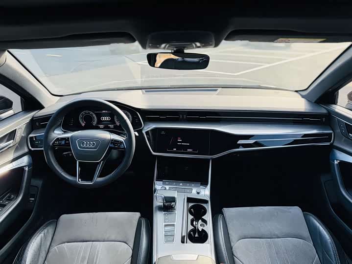 Фото 5 - Audi A6L