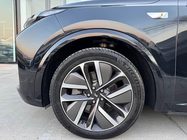 Фото 5 - LiXiang L9