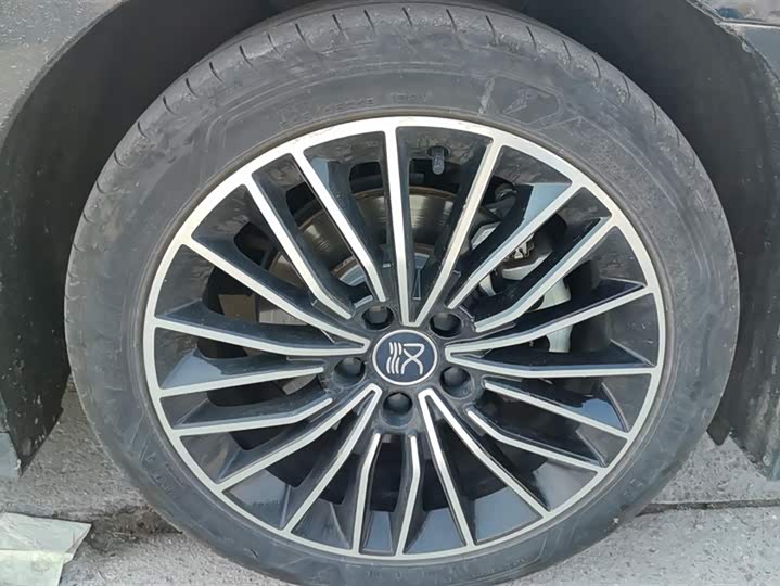 Фото 6 - BYD Han