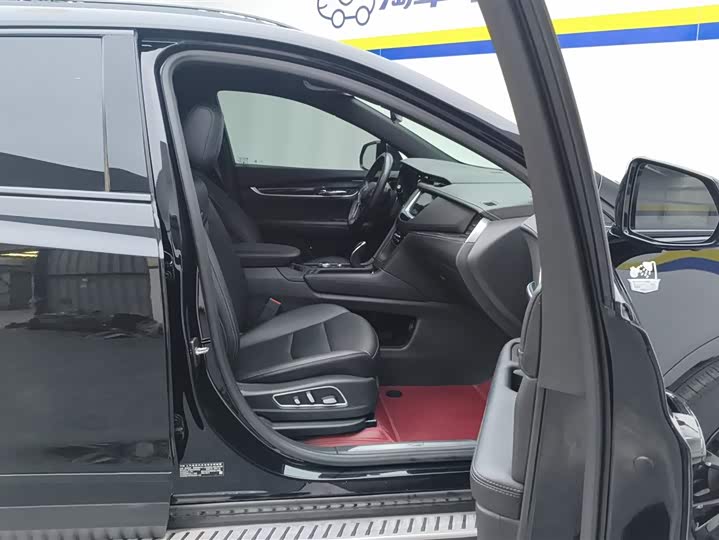 Фото 8 - Cadillac XT5