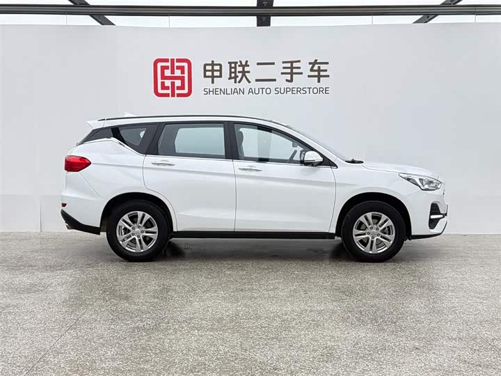 Фото 3 - Haval M6