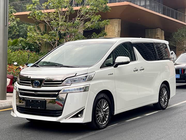 Фото 1 - Toyota Vellfire