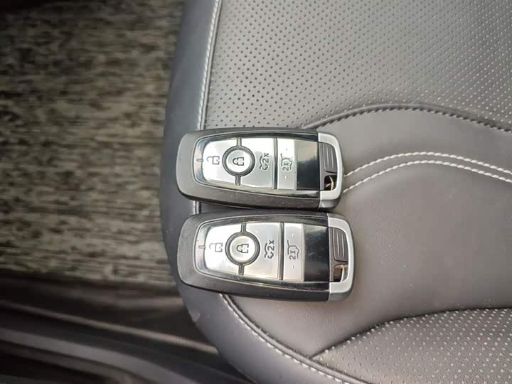 Фото 9 - Ford Mustang Mach-E