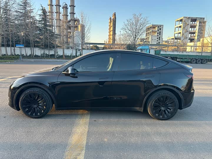 Фото 9 - Tesla Model Y