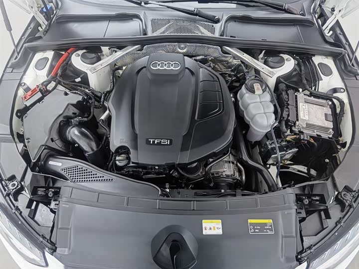 Фото 6 - Audi A4L