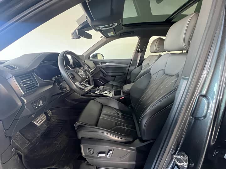 Фото 7 - Audi Q5L