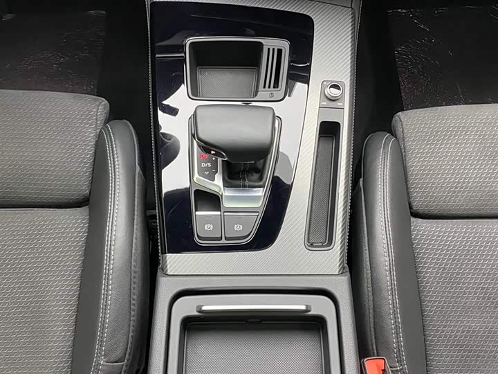 Фото 7 - Audi Q5L Sportback