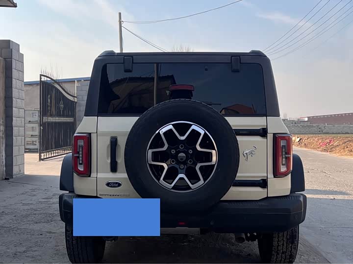 Фото 8 - Ford Bronco