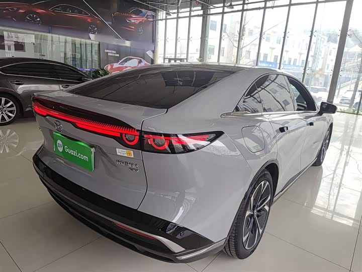 Фото 7 - Mazda EZ-6