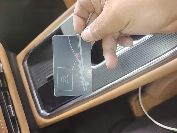 Фото 9 - Mazda EZ-6