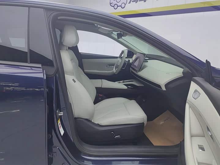 Фото 8 - Changan Deepal SL03