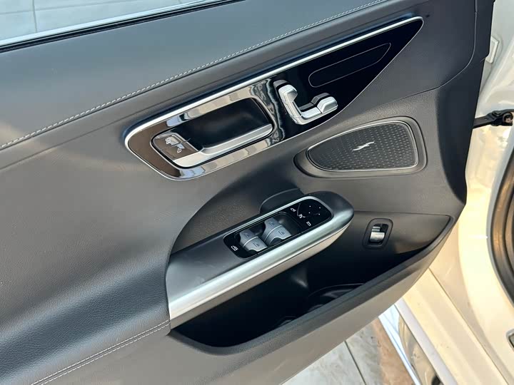 Фото 7 - Mercedes-Benz C-Class