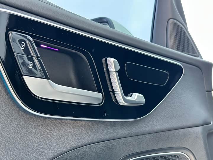 Фото 8 - Mercedes-Benz C-Class