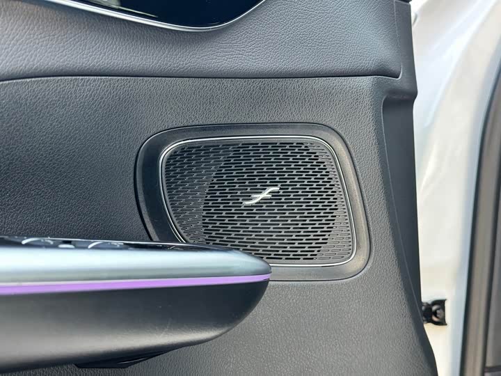 Фото 9 - Mercedes-Benz C-Class