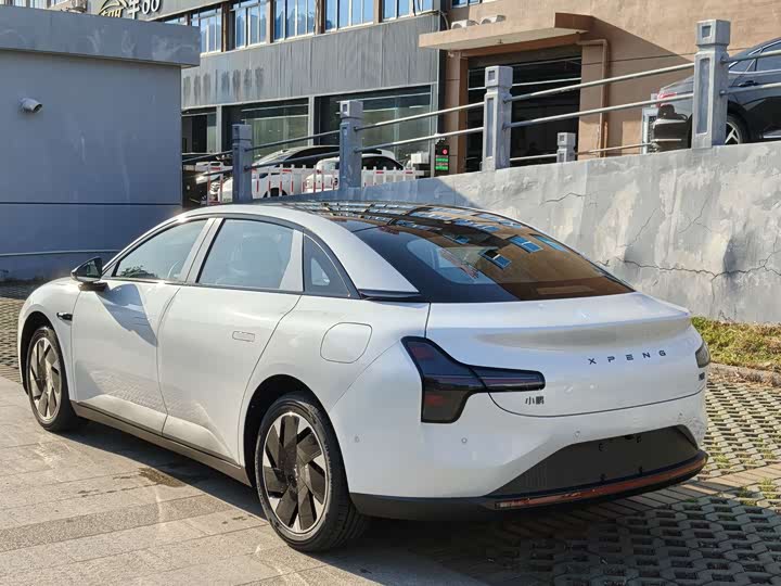 Фото 8 - XPeng Mona M03