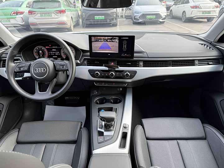 Фото 5 - Audi A4L