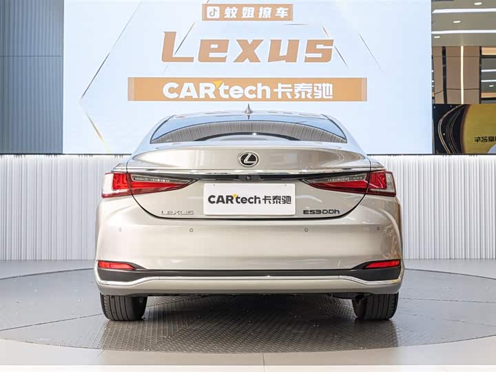 Фото 5 - Lexus ES