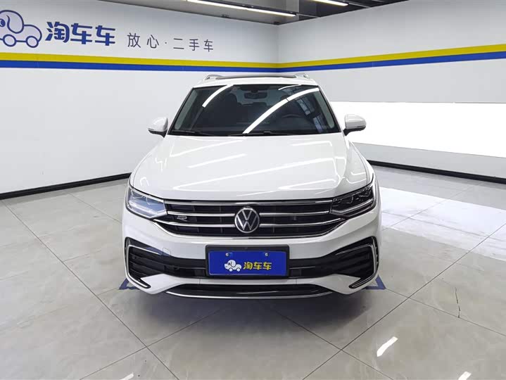 Фото 2 - Volkswagen Tiguan L Pro