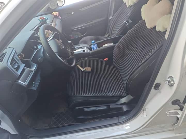 Фото 8 - Honda Civic