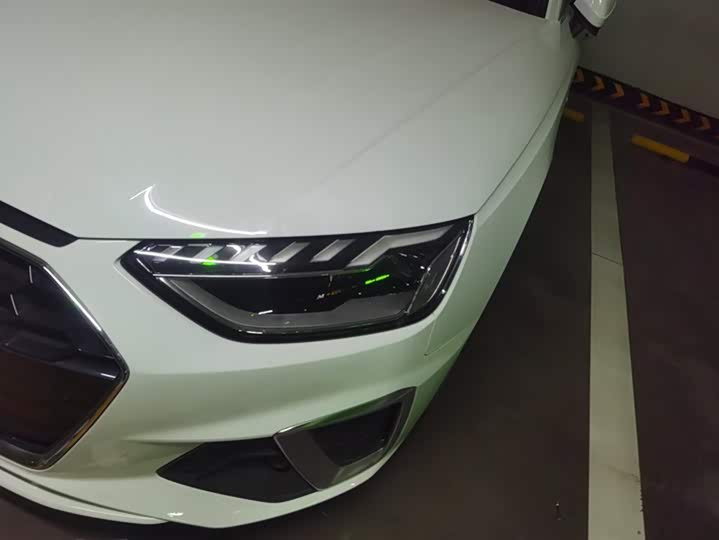 Фото 5 - Audi A4L