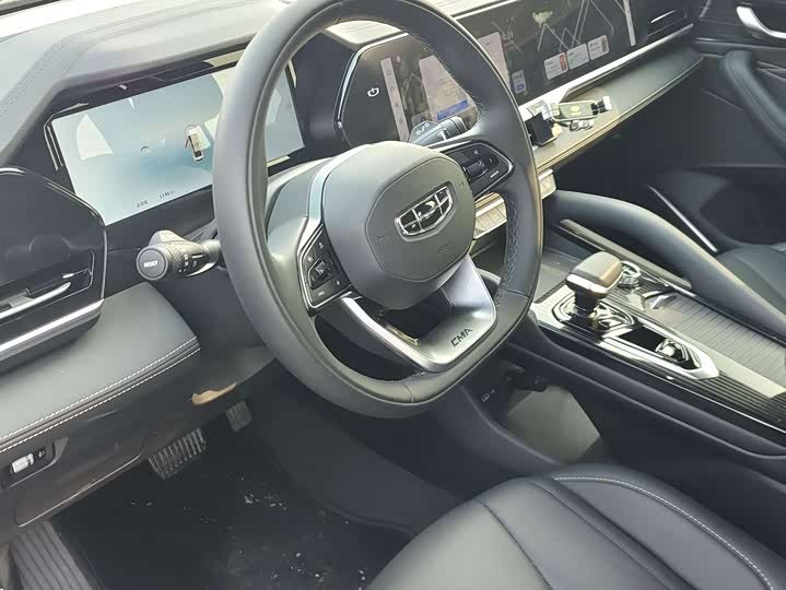 Фото 4 - Geely Monjaro