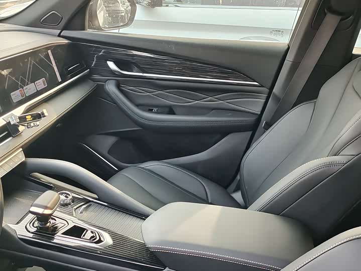 Фото 5 - Geely Monjaro