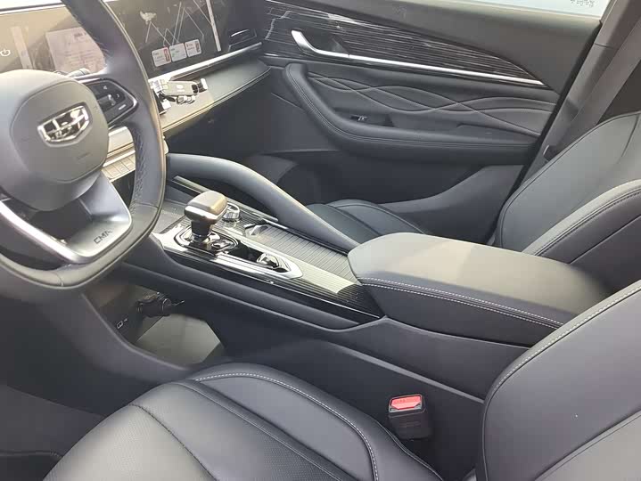 Фото 6 - Geely Monjaro