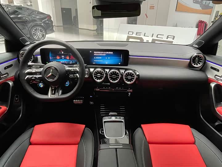 Фото 4 - Mercedes-Benz CLA-Class AMG