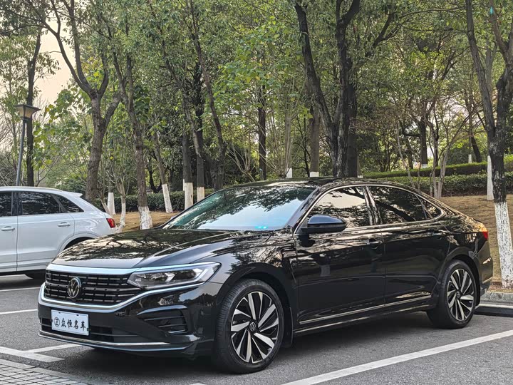 Фото 1 - Volkswagen Passat