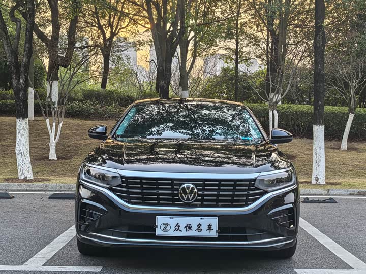 Фото 2 - Volkswagen Passat