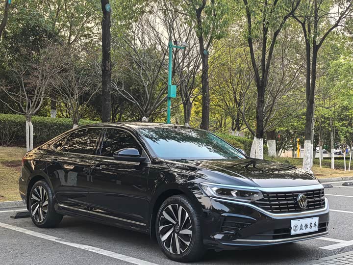 Фото 3 - Volkswagen Passat