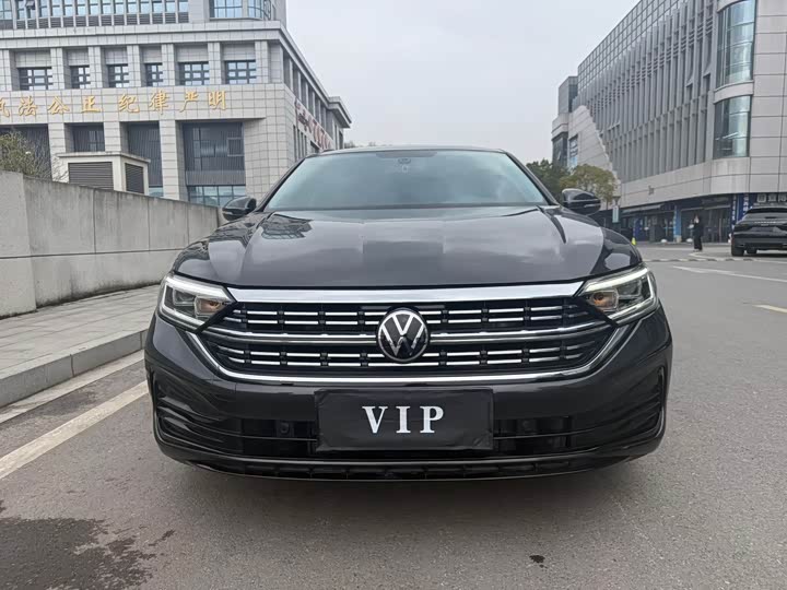 Фото 1 - Volkswagen Sagitar L