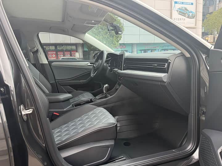 Фото 8 - Volkswagen Sagitar L