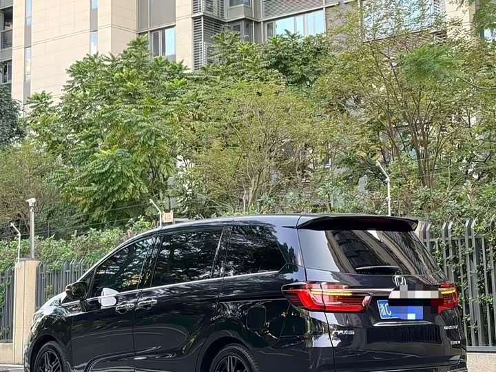 Фото 4 - Honda Odyssey