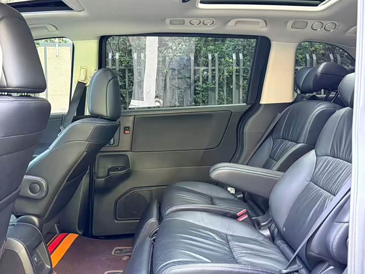 Фото 8 - Honda Odyssey