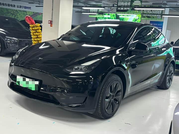 Фото 1 - Tesla Model Y