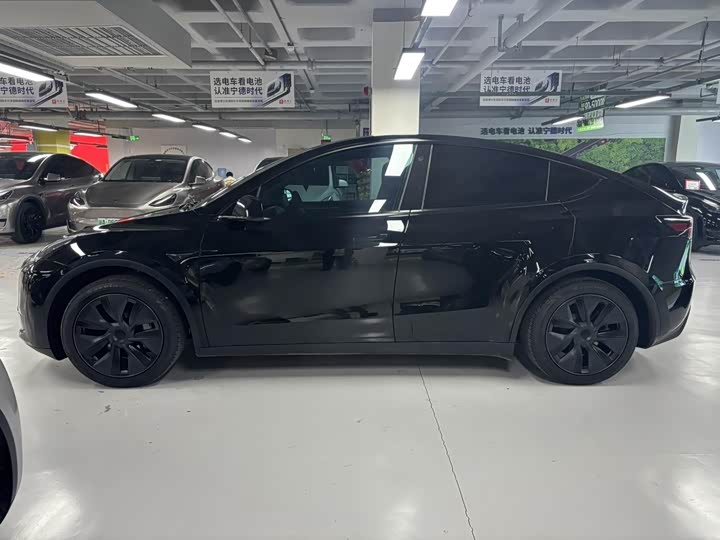 Фото 2 - Tesla Model Y