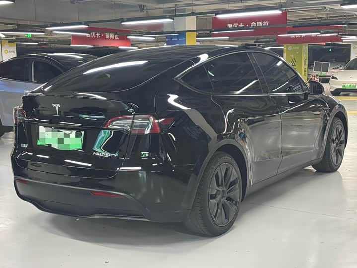 Фото 3 - Tesla Model Y