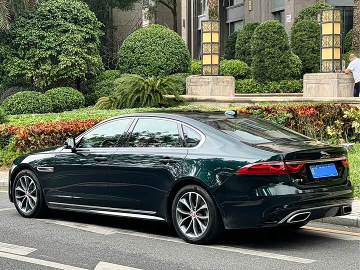 Фото 3 - Jaguar XF L