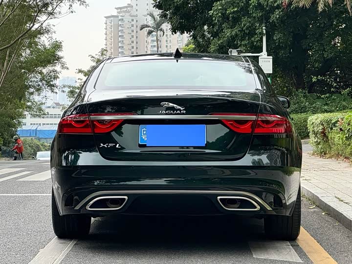 Фото 4 - Jaguar XF L