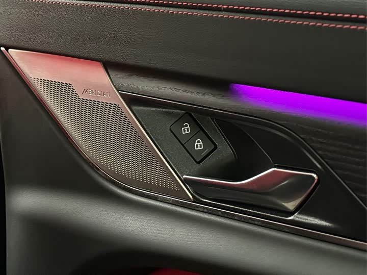 Фото 9 - Jaguar XF L