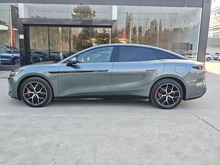 Фото 3 - BYD Han L