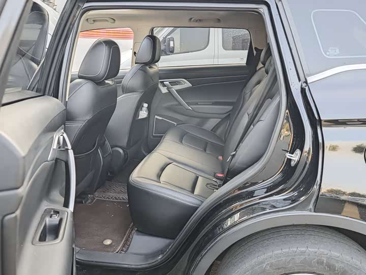 Фото 5 - Geely Atlas