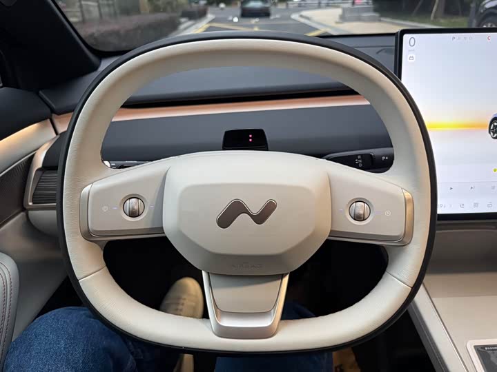 Фото 8 - Nio Onvo L60