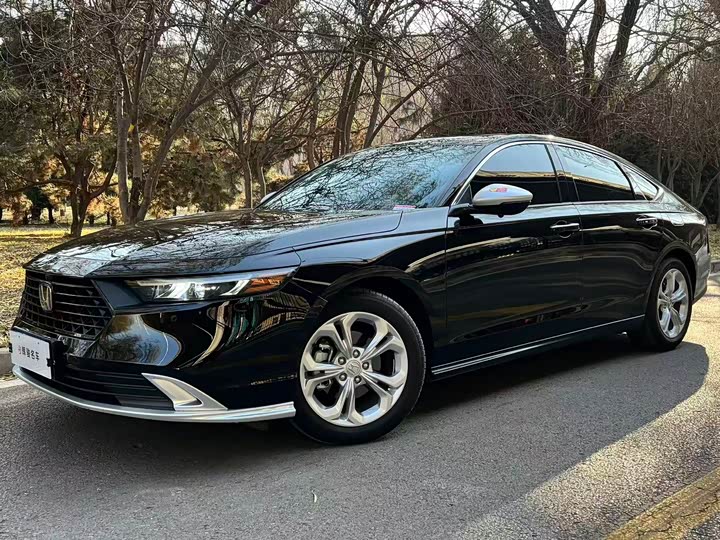 Фото 1 - Honda Accord