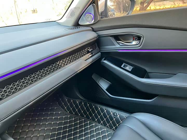 Фото 7 - Honda Accord