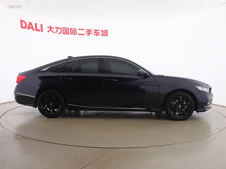 Фото 4 - Honda Accord